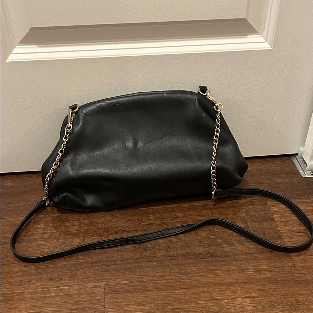 Elegant Black Chain Shoulder Bag